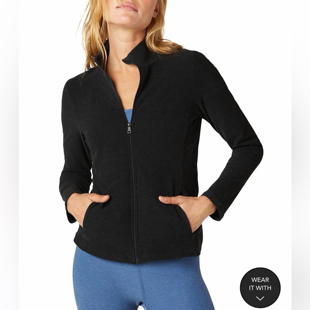 Beyond Yoga On the Go mock neck jacket. Size Small
